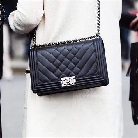 chanel boy laukku|chanel bag history.